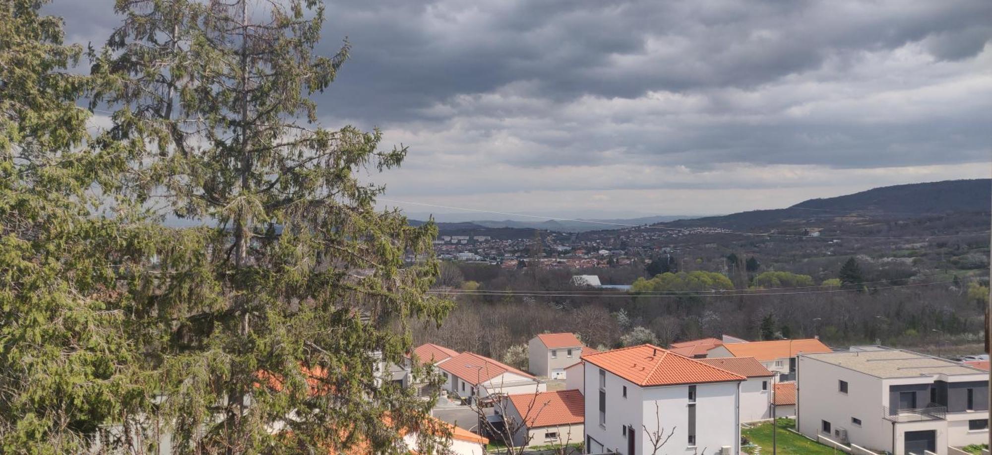 Le 135, Spacieux Entre Et Volcans Apartment